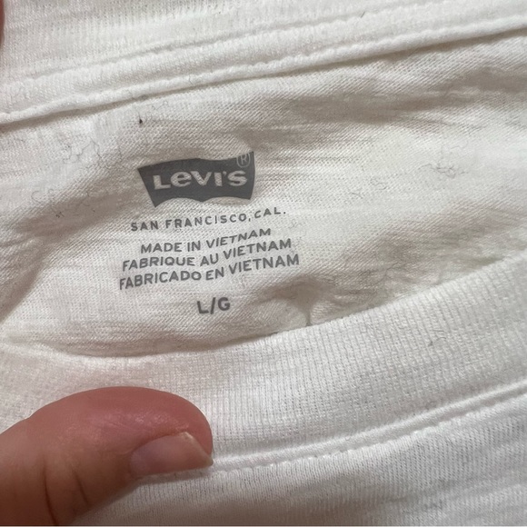 Levi’s Cropped Muscle Tank Top with Rainbow Logo - Picture 3 of 5